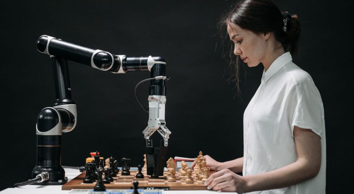 AI vs Human Intelligence: Key Differences and Future Impact